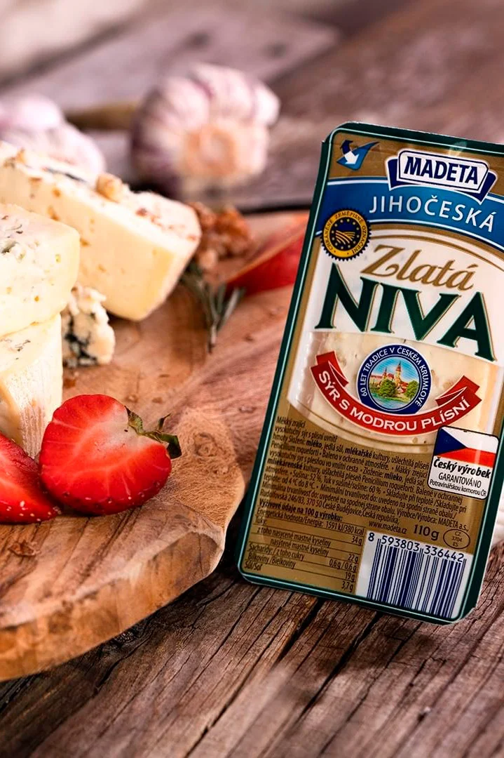 Мягкий сыр с голубой плесенью Niva Madeta